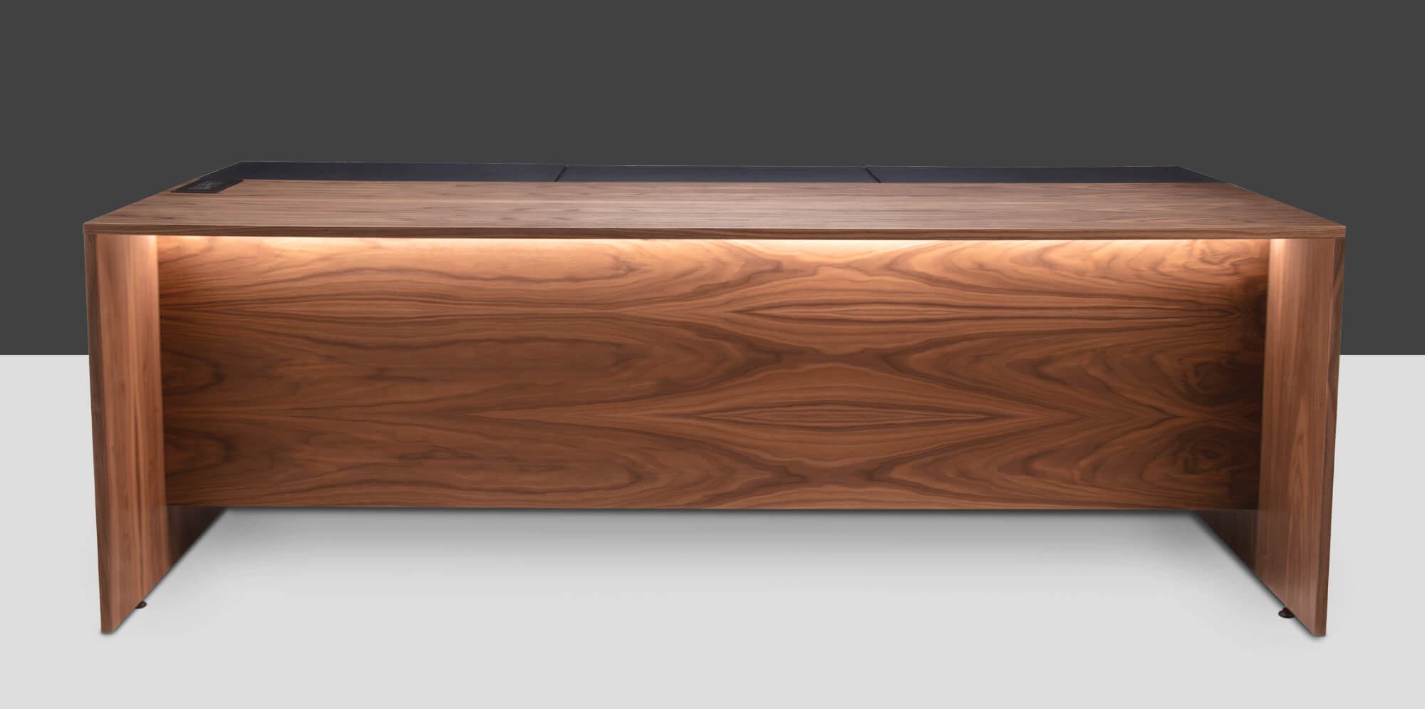 BOSS TABLE